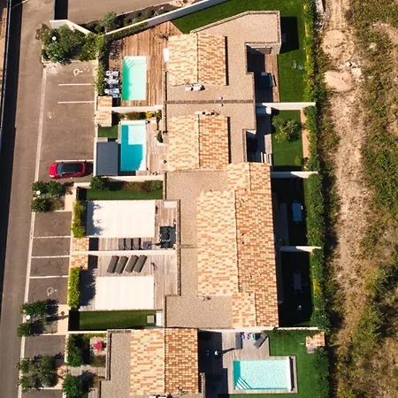 A Cala Rossa Villa Lecci