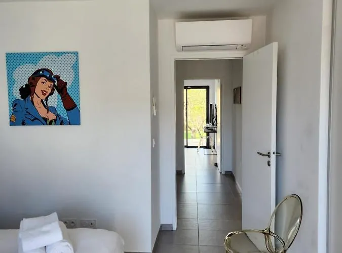 A Cala Rossa * לצ'י