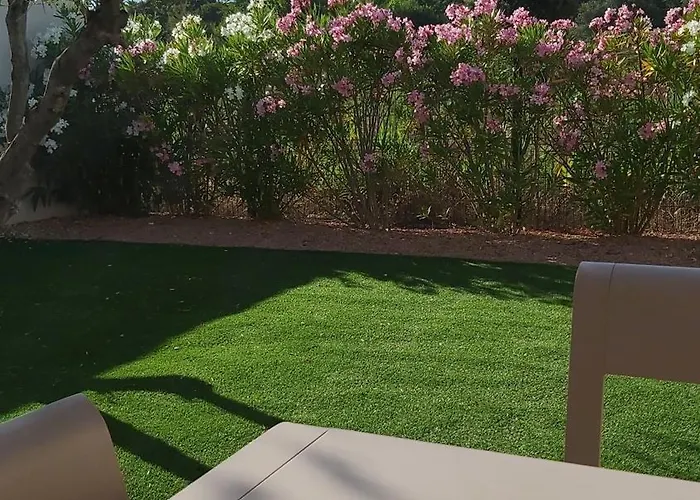 A Cala Rossa * לצ'י